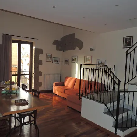 Franziska Lift & Ac A Ballaro Homestay